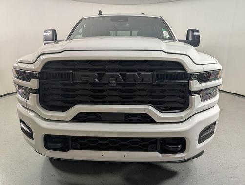 Bright White Clearcoat 2026 RAM 3500 Big Horn Crew Cab 4x4 6'4' Box