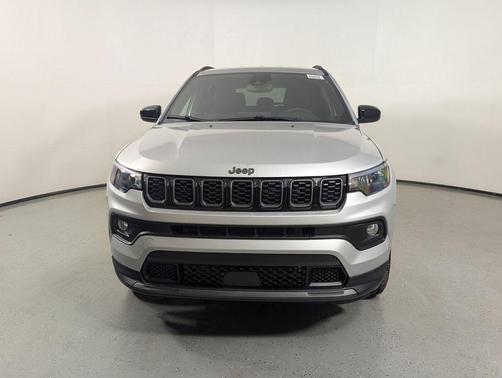 Silver Zynith Metallic Clearcoat 2026 Jeep Compass Sport