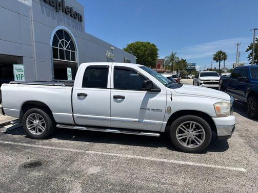 White 2006 Dodge Ram 1500 SLT Quad Cab