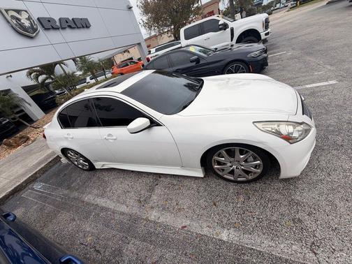 2013 INFINITI G37 Sport