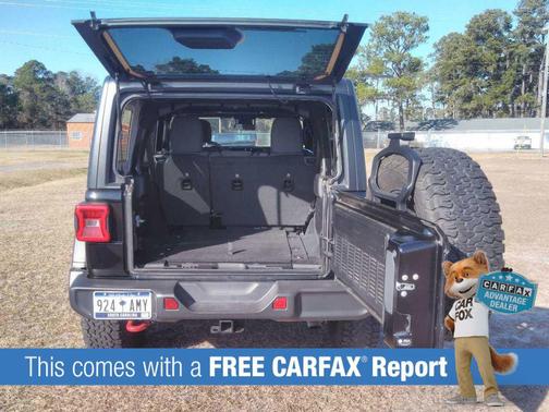 Black Clearcoat 2024 Jeep Wrangler Rubicon