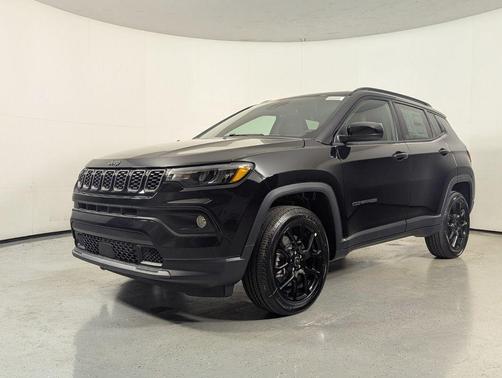 Diamond Black Crystal Pearlcoat 2026 Jeep Compass Latitude