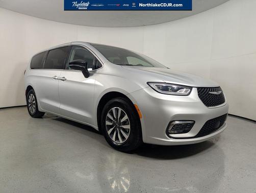 2024 Chrysler Pacifica Hybrid Select