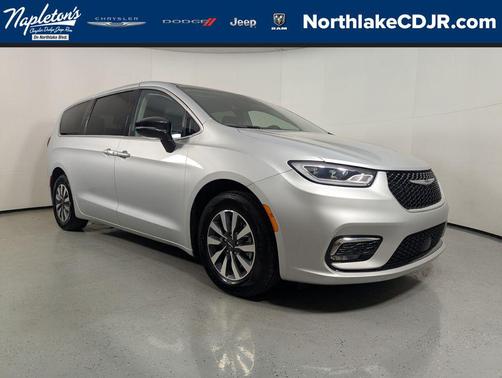 2024 Chrysler Pacifica Hybrid Select