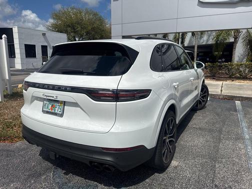 2021 Porsche Cayenne S