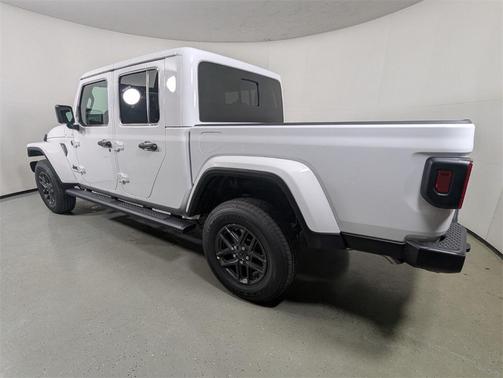 2025 Jeep Gladiator Sport S