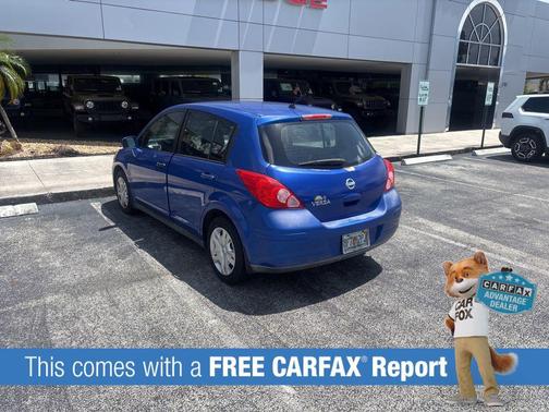 Blue 2010 Nissan Versa 1.8 S