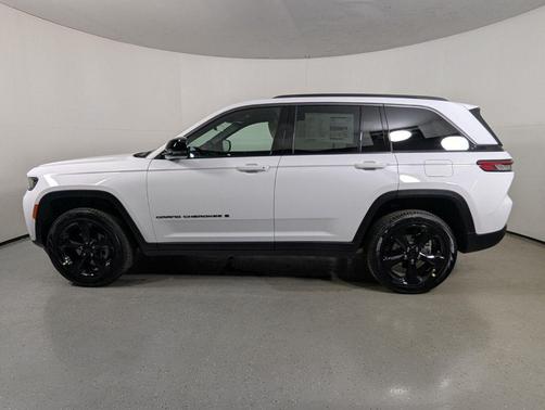 Bright White Clearcoat 2026 Jeep Grand Cherokee Limited