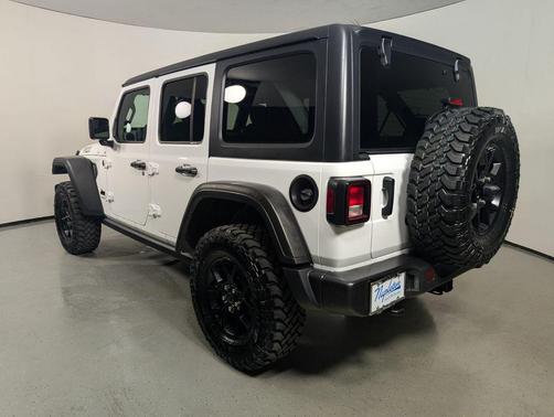 Bright White Clearcoat 2025 Jeep Wrangler Willys