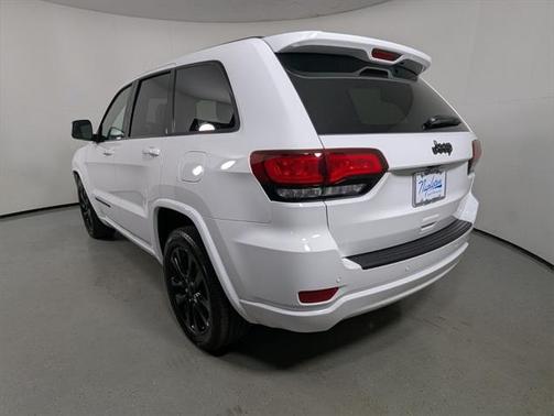 2022 Jeep Grand Cherokee Laredo