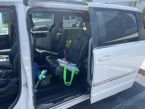 2012 Chrysler Town & Country Touring