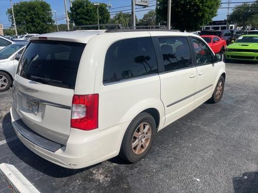 2012 Chrysler Town & Country Touring