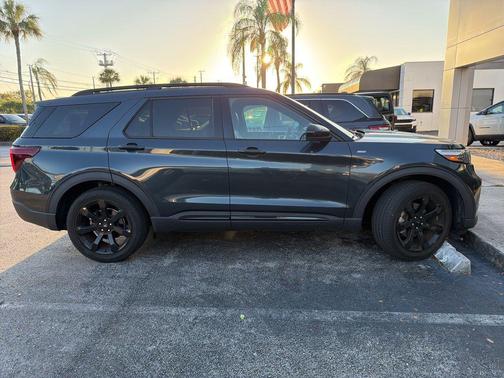 Stone Blue Metallic 2023 Ford Explorer ST-Line