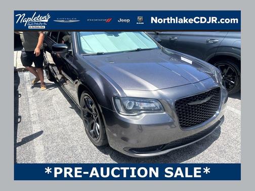 Gloss Black 2020 Chrysler 300 Touring
