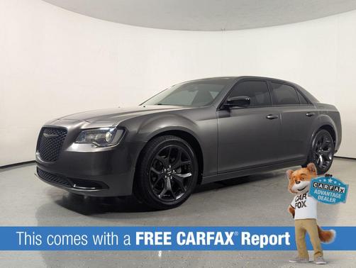 Gloss Black 2020 Chrysler 300 Touring