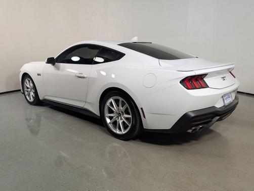 Oxford White 2025 Ford Mustang GT Premium