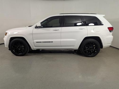 2022 Jeep Grand Cherokee Laredo