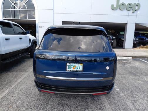 2023 Land Rover Range Rover SV