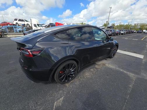 2024 Tesla Model Y Performance Dual Motor All-Wheel Drive