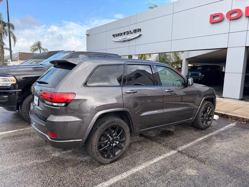 2021 Jeep Grand Cherokee Laredo