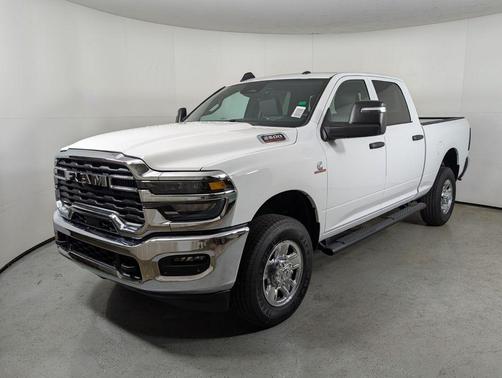 2026 RAM 2500 Tradesman Crew Cab 4x4 6'4' Box