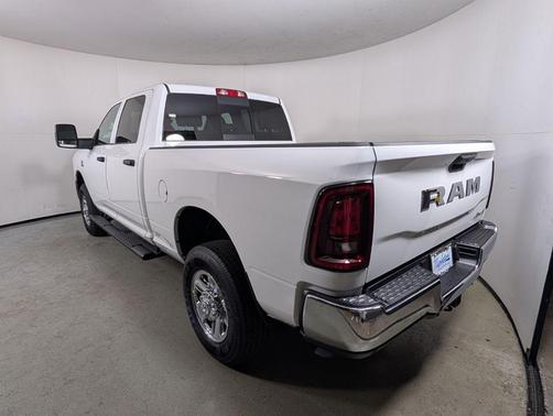 2026 RAM 2500 Tradesman Crew Cab 4x4 6'4' Box