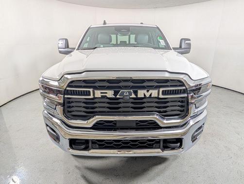2026 RAM 2500 Tradesman Crew Cab 4x4 6'4' Box