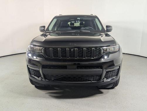 Diamond Black Crystal Pearlcoat 2023 Jeep Grand Cherokee L Limited
