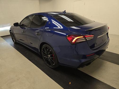 2022 Maserati Ghibli Modena