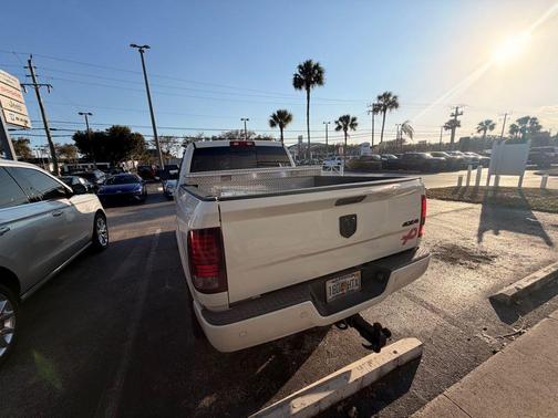 2017 RAM 2500 Laramie Crew Cab 4x4 6'4' Box