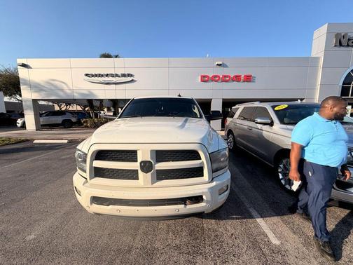 2017 RAM 2500 Laramie Crew Cab 4x4 6'4' Box