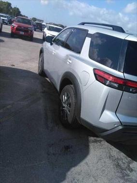 2025 Nissan Pathfinder SV FWD
