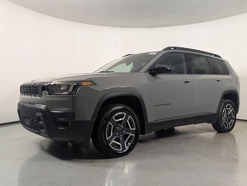 Sting-Gray Clearcoat 2026 Jeep Cherokee Laredo 4x4