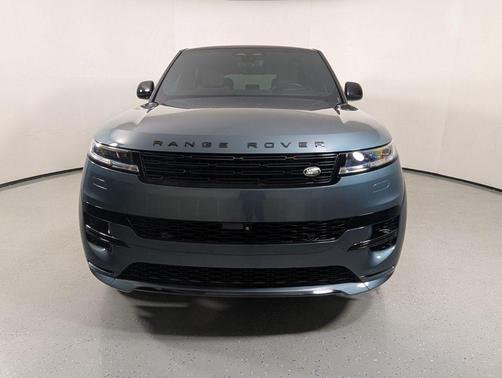 Giola Green Metallic 2024 Land Rover Range Rover Sport SE