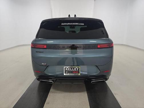 Giola Green Metallic 2024 Land Rover Range Rover Sport SE