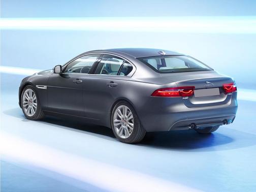 Polaris White 2017 Jaguar XE 25t