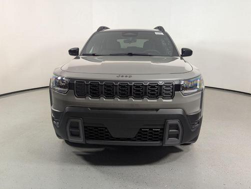 Sting-Gray Clearcoat 2026 Jeep Cherokee Laredo 4x4