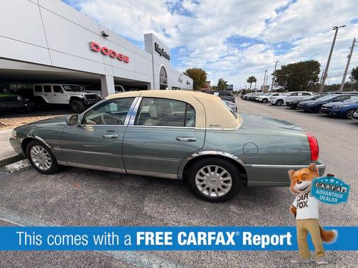 2006 Lincoln Town Car Signature