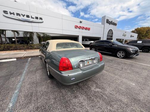 2006 Lincoln Town Car Signature