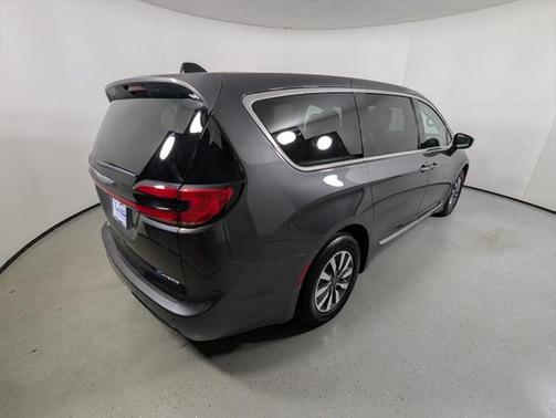 2023 Chrysler Pacifica Hybrid Limited