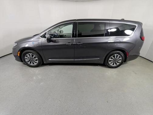 2023 Chrysler Pacifica Hybrid Limited