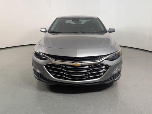 Sterling Gray Metallic 2023 Chevrolet Malibu FWD 1LT