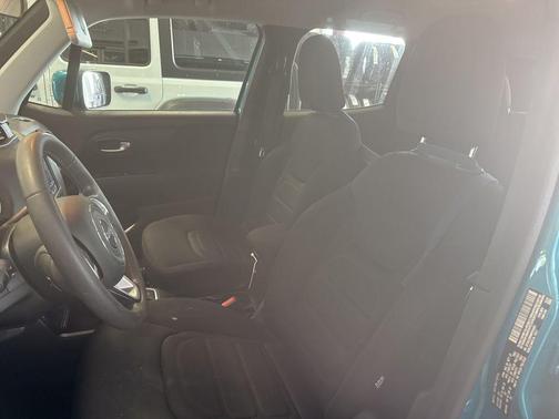 Bikini Metallic Clearcoat 2021 Jeep Renegade Latitude
