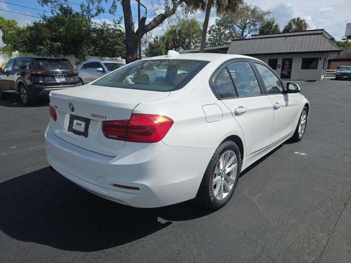 Alpine White 2018 BMW 320 i