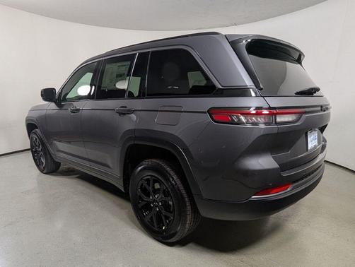 2026 Jeep Grand Cherokee Altitude