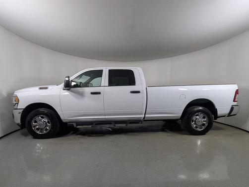 2023 RAM 2500 Tradesman Crew Cab 4x2 8' Box
