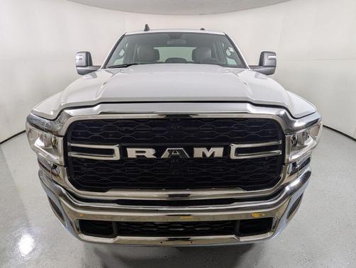 2023 RAM 2500 Tradesman Crew Cab 4x2 8' Box