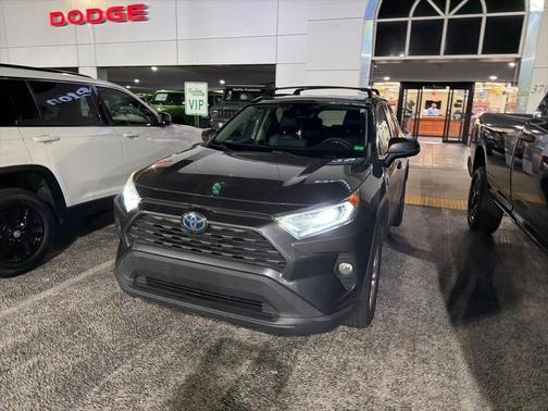 2021 Toyota RAV4 Hybrid XLE