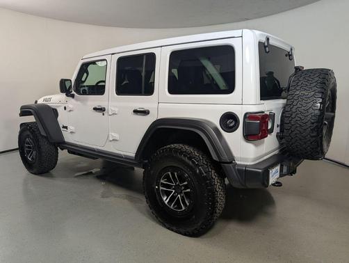 Bright White Clearcoat 2026 Jeep Wrangler Willys