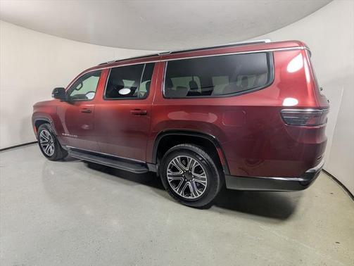 2023 Jeep Wagoneer L Series II 4x2